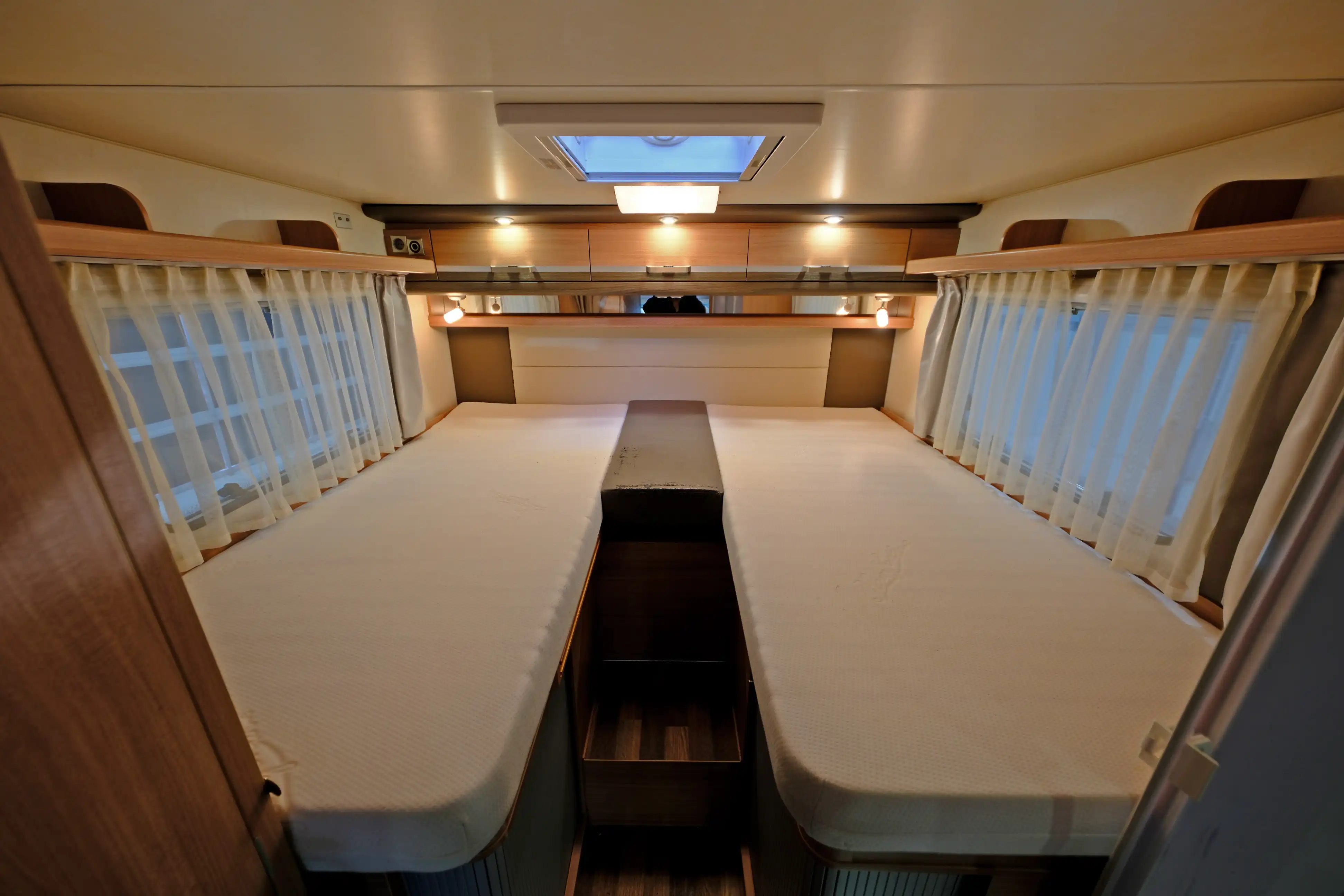 KNAUS SKY TI 700 MEG